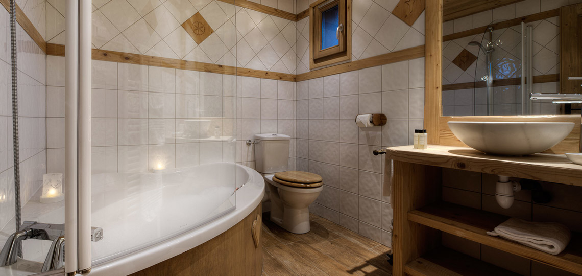 Chalet Blanche bathroom