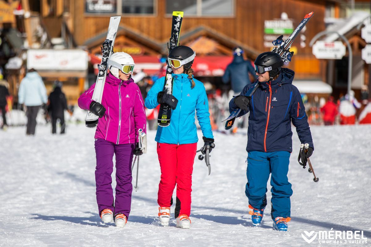 Ski Fashion Trends 2024 - Daron Emelita