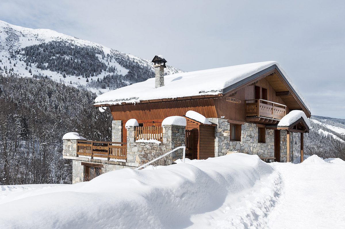 Best Large Ski Chalets in the French Alps: Unforgettable Escapes for Groups & Families 5 8 bed chalet brunettes meribel