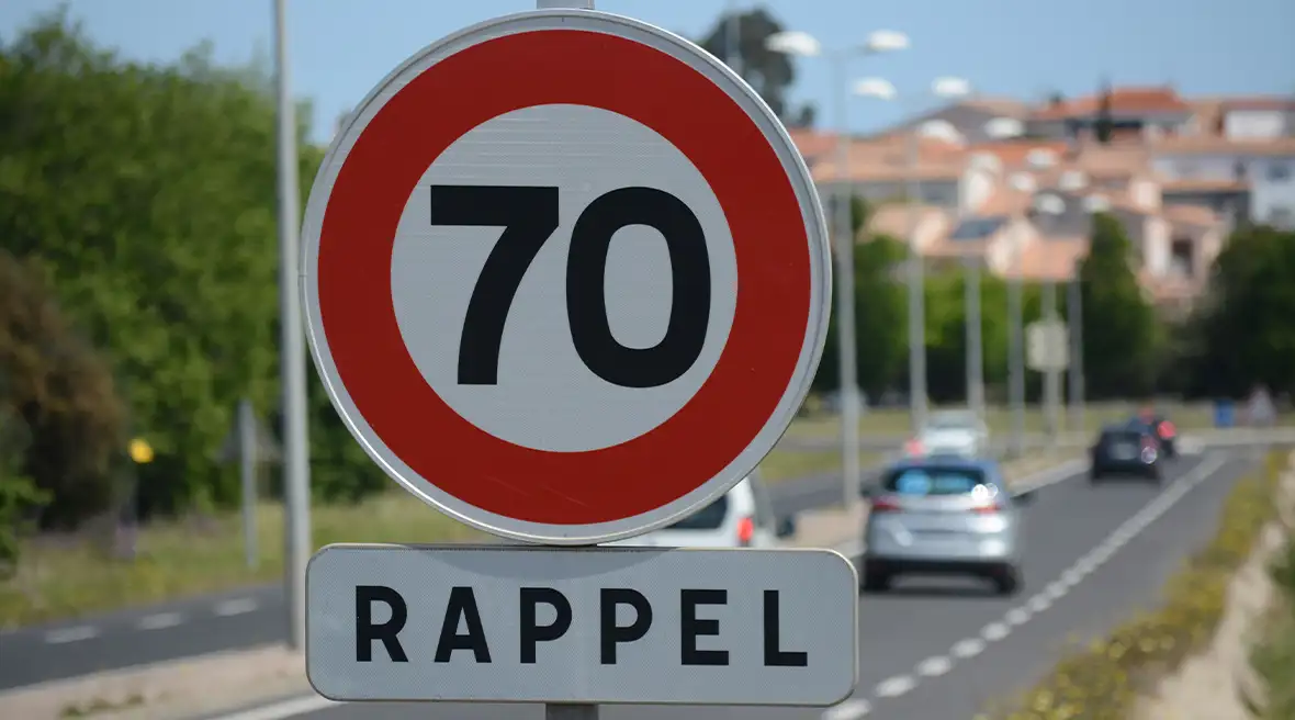 Rappel Road Sign for when driving in France and driving to the French alps