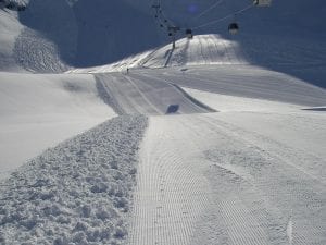 “Prior planning prevents p*ss poor performance” is a phrase which is commonly bandied about and one which can’t be ignored, especially so when it comes to skiing. Ski tuning is a crucial part of your ski prep and can help boost your performance on the slopes no-end. Having a good wax job and sharp, flat edges can make all the difference between an epic and terrible day.  So, what is ski tuning and how can it boost your ski performance? Don’t hit the slopes before reading all about the importance of ski tuning in our helpful guide…